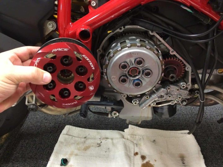 EMBRAYAGE ANTIDRIBBLE DUCABIKE 848/ EVO (FA848OIL)