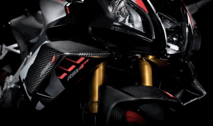 Pack Kit Aerodynamic avec Ailerons et Prise d'air Carbone pour Aprilia RSV4