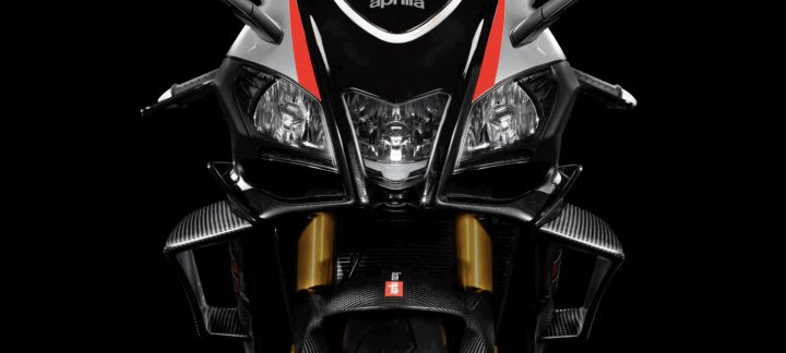 Pack Kit Aerodynamic avec Ailerons et Prise d'air Carbone pour Aprilia RSV4