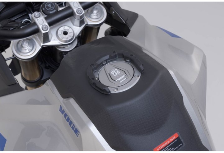 Bride sacoche réservoir PRO SW-Motech Voge DS900X 2023-2026