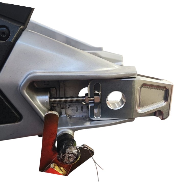 Système de changement rapide de roue arrière CBE pour Aprilia RS 660 2020-2026
