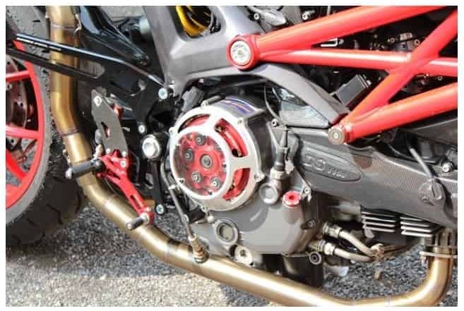 CARTER D'EMBRAYAGE A SEC DUCABIKE (CC07)