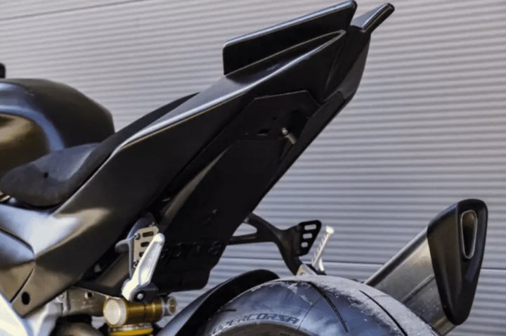 carénage poly course piste aprilia RSV4