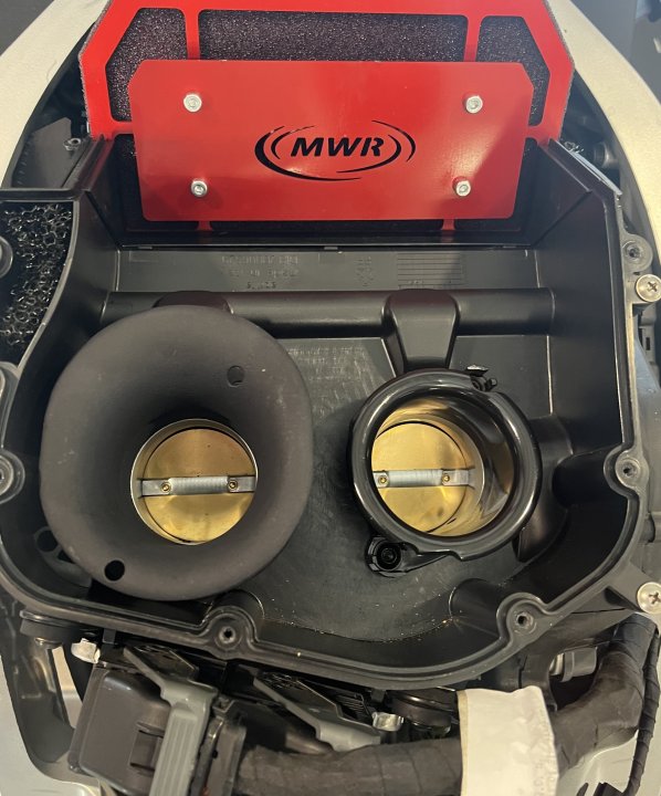 Kit cornets d'admission racing MWR pour Aprilia RS 660 / TUONO 660 2020-2024