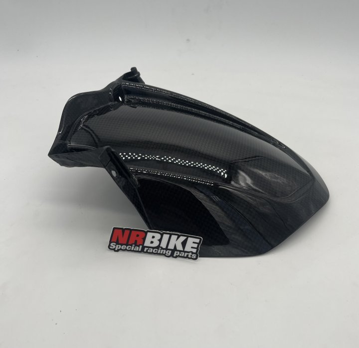 Garde boue arrière carbone Lightech Aprilia RSV4 / Tuono V4 2021+ (CARA2020)