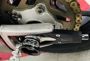 Kit support etrier de frein arrière inversé pour Aprilia RSV4 2021-2025