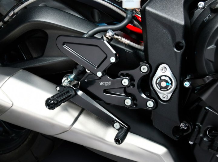 COMMANDES RECULÉES BONAMICI TRIUMPH STREET TRIPLE 765 / R / RS 2023-2025, Moto2 2023-2025 (TH09)