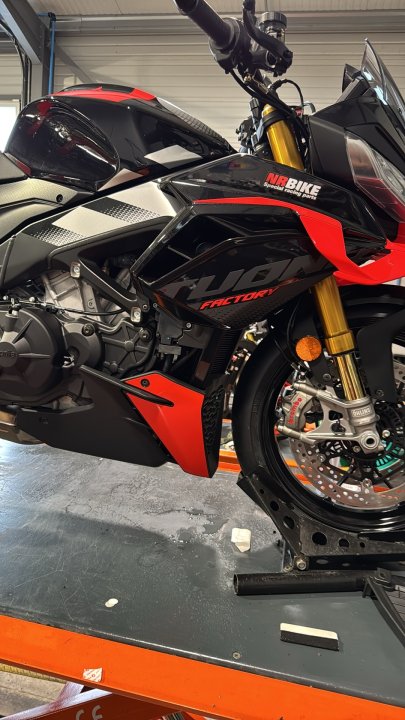Sabot moteur APRILIA TUONO V4 2025-2026