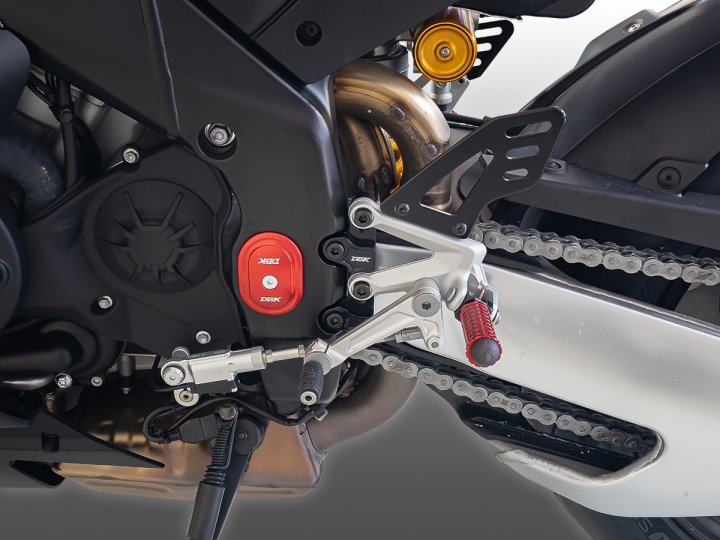 Platines de déport pour repose pied d'origine Aprilia RSV4 2017-2026 (PAC07D)
