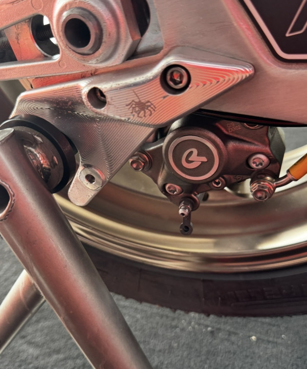 Fourchette de levée béquille Spider pour ZXMOTO 820RR 2026-2027
