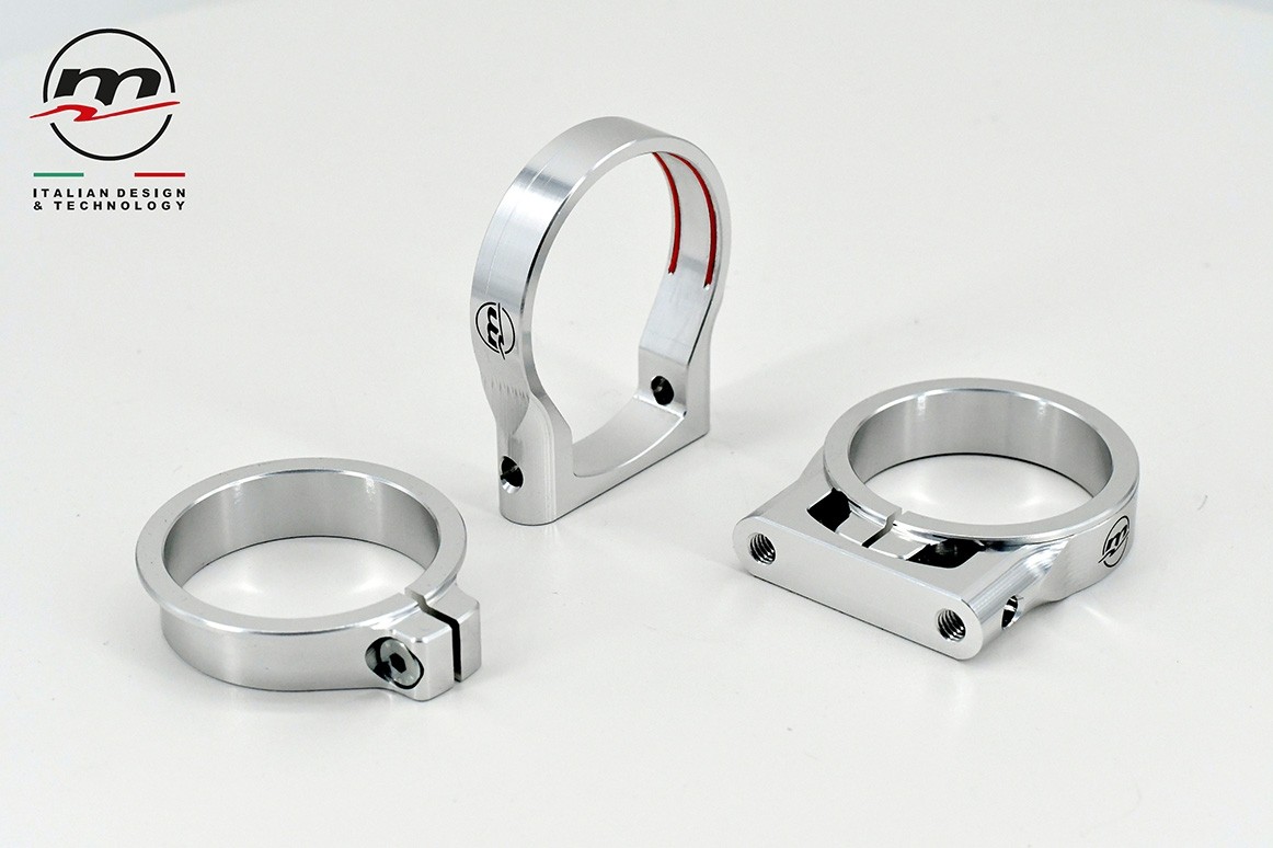 SUPPORT DE GARDE-BOUE MOBILE PANIGALE V4 2025-2026 (Fourches Showa)