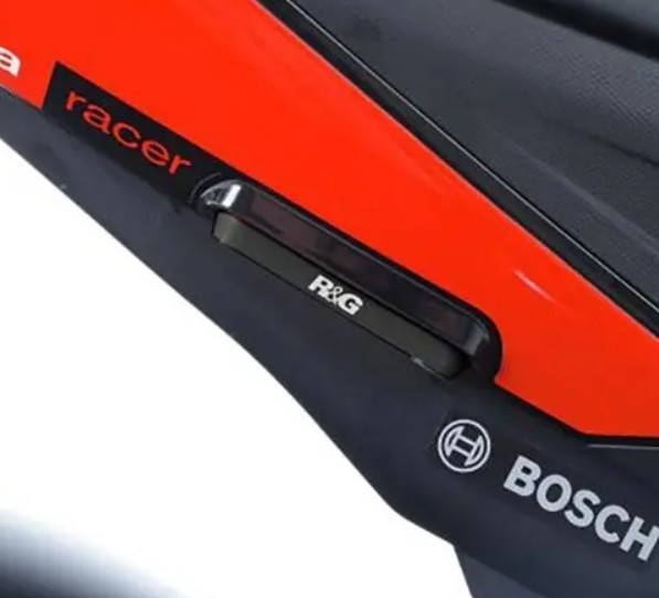 Caches Orifice Repose-Pied R&G Racing RSV4 2009-2026, Tuono V4 2011-2026 (BLP0038BK)