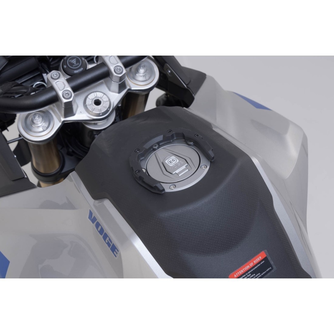 Bride sacoche réservoir PRO SW-Motech Voge DS900X 2023-2026