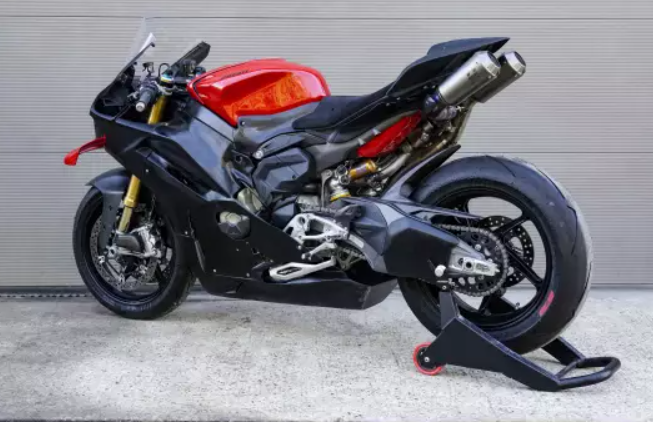 Carénage Poly S2 concept Ducati Panigale V4 2025