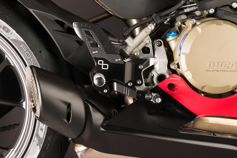 LIGHTECH Repose-pieds arrière réglables avec repose-pieds fixes (FTRDU014)