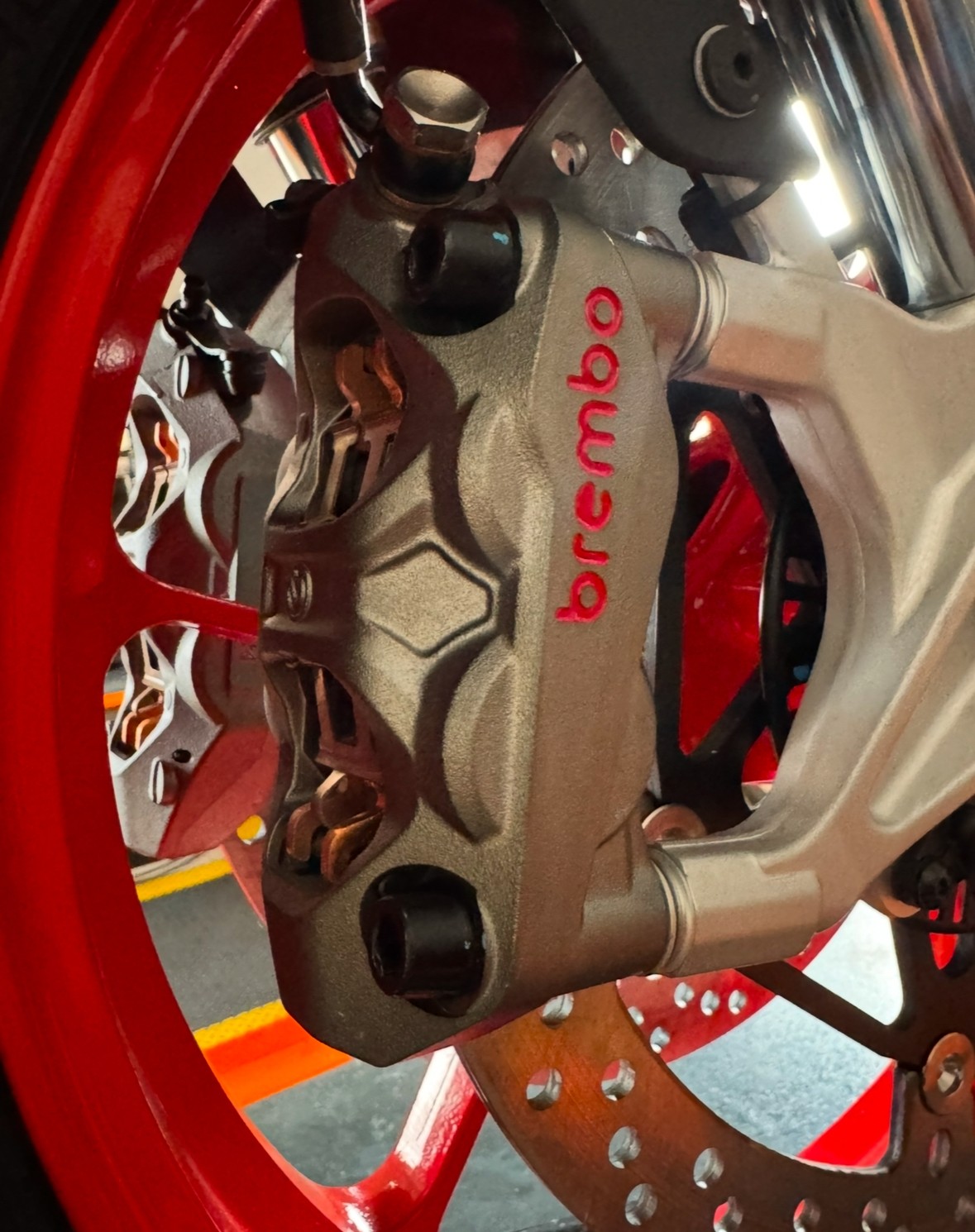 Etriers Brembo Hypure monobloc 100mm