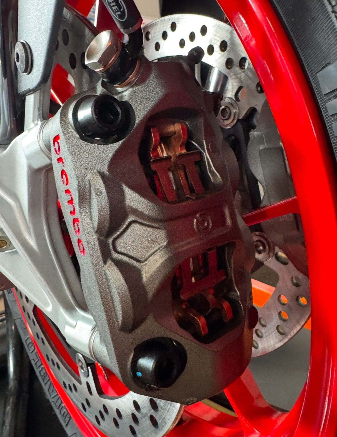 Etriers Brembo Hypure monobloc 100mm