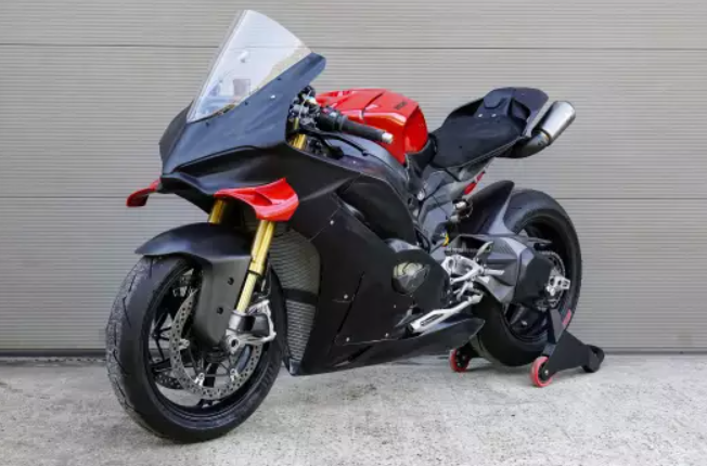Carénage Poly S2 concept Ducati Panigale V4 2025