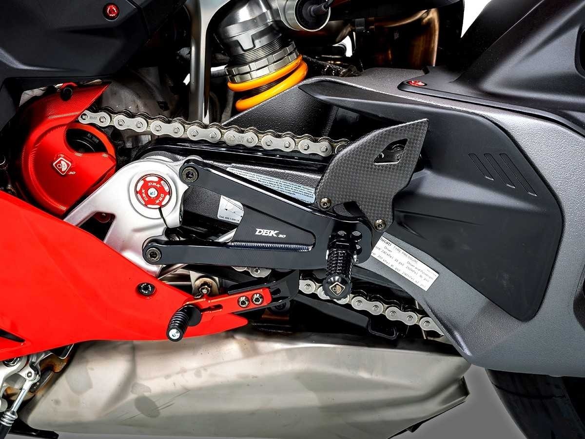 Commandes reculées réglables DBK Ducati Panigale V4, V4s 2025 (PRV402)
