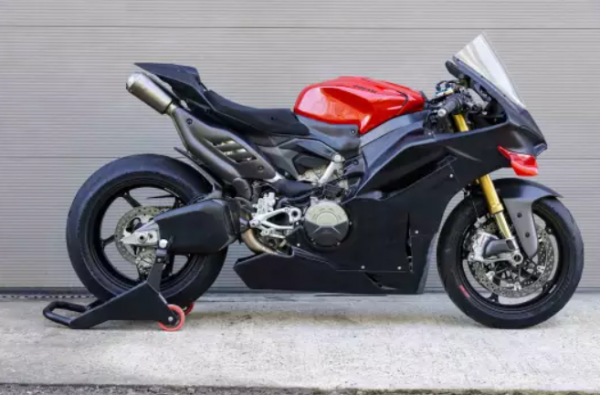 Carénage Poly S2 concept Ducati Panigale V4 2025
