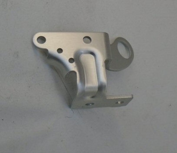 Patte de fixation sabot gauche RS660 2020-2024 (2B005547)